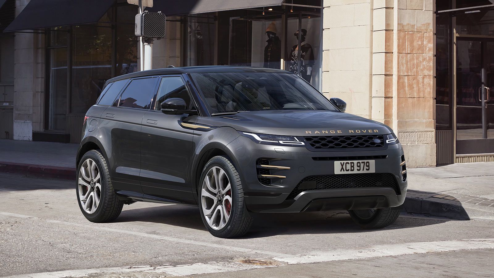 Range Rover Evoque Autobiography в цвете Carpathian Grey.