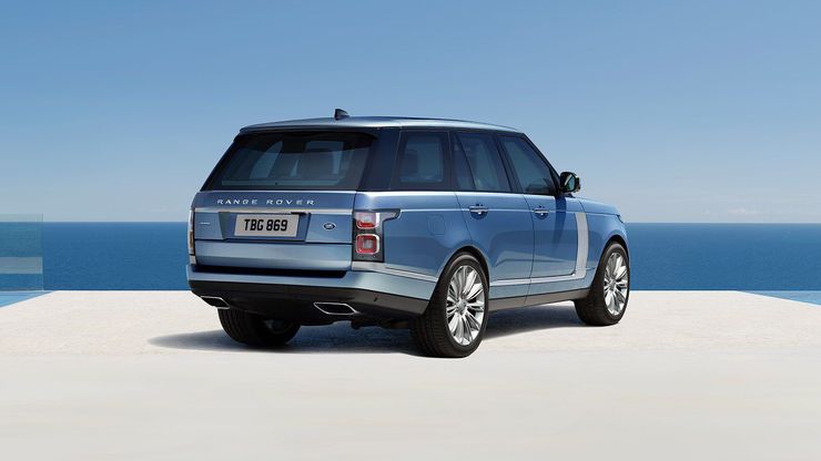 Интегрированные выхлопные трубы — отличительная черта фирменного дизайна Range Rover.